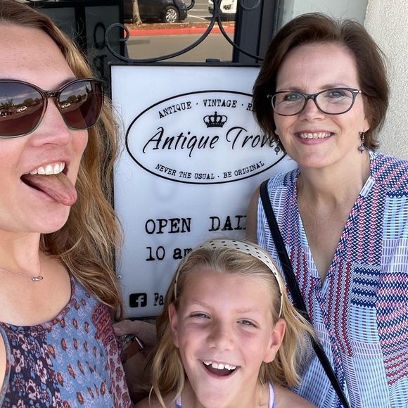 Meet your Posher, Taylor - Picture 3 of 9